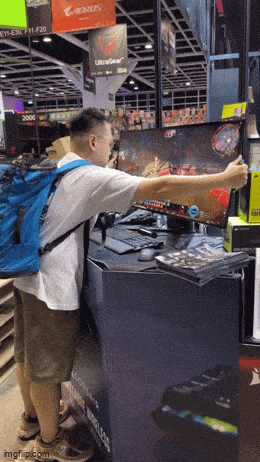 2024_0804_4cdc4852g00sholej03i6d0007800cum.gif